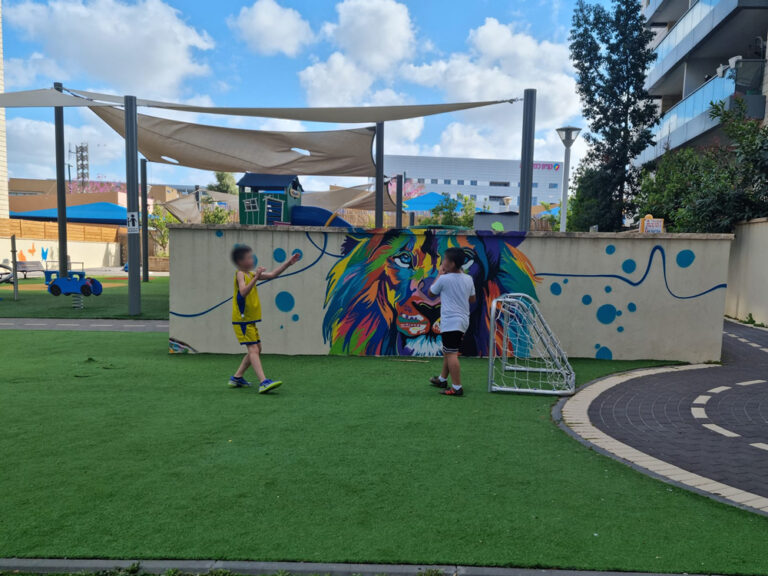 ציורי-קיר-לפארק-מגורים-כפר-יונה-אורבנסטייל-ציורי-קיר-02