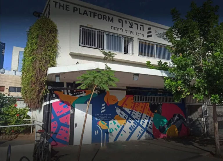 ציורי גרפיטי, אורבנסטייל, ציורי קיר,ציורי קיר לעסקים, גרפיטי, גרפיטי ישראל, גרפיטי לחברה, ציור קיר, ציור קיר לחברה, אמנות על קיר, אמנות רחוב, אמנות רחוב ישראל, אמן גרפיטי, אומנות גרפיטי, גרפיטי בישראל, אורבנסטייל, ציור קיר, ציורי קיר, גרפיטי, גרפיטי תל אביב, ציור על בניין, גרפיטי על בניין, graffiti tel aviv, street art tel aviv, mural tel aviv, painting tel aviv, tel aviv, artist tel aviv, street art artist, urbanstyle